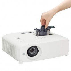 Proyector PANASONIC PT-VZ570U 3LCD WUXGA 4,800 Lumenes High Brightness Portable Projector RGB HDMI RJ45