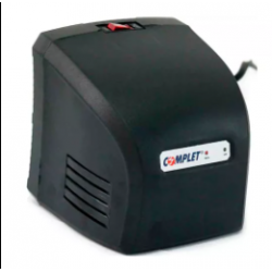 Regulador de voltaje RPlus 3200VA con supresor integra- do 504J. 8 contactos. 120V entrada/salida